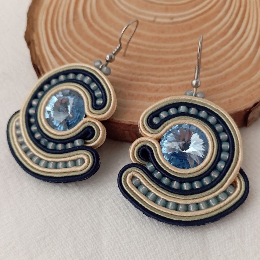 Pendientes Lydia