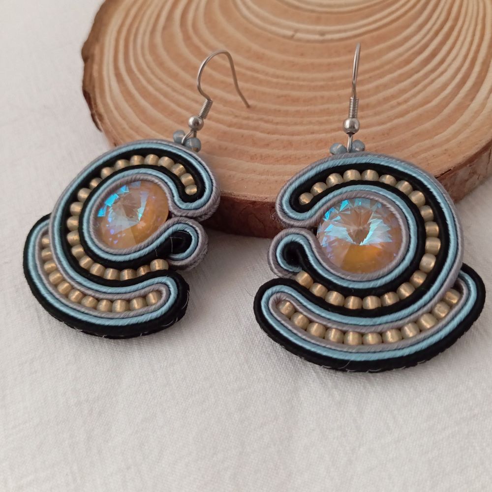 Pendientes Lydia