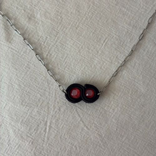 Tendencia negro+rojo